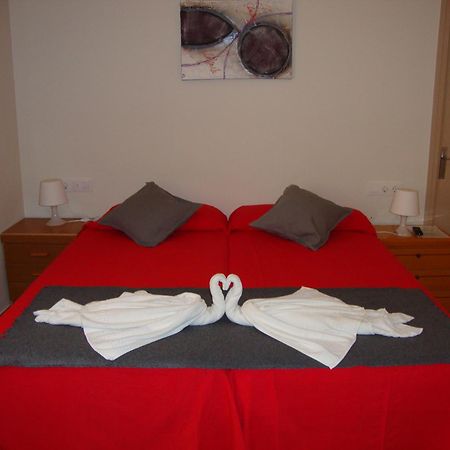 Apartaments Claudi Tossa de Mar Bagian luar foto