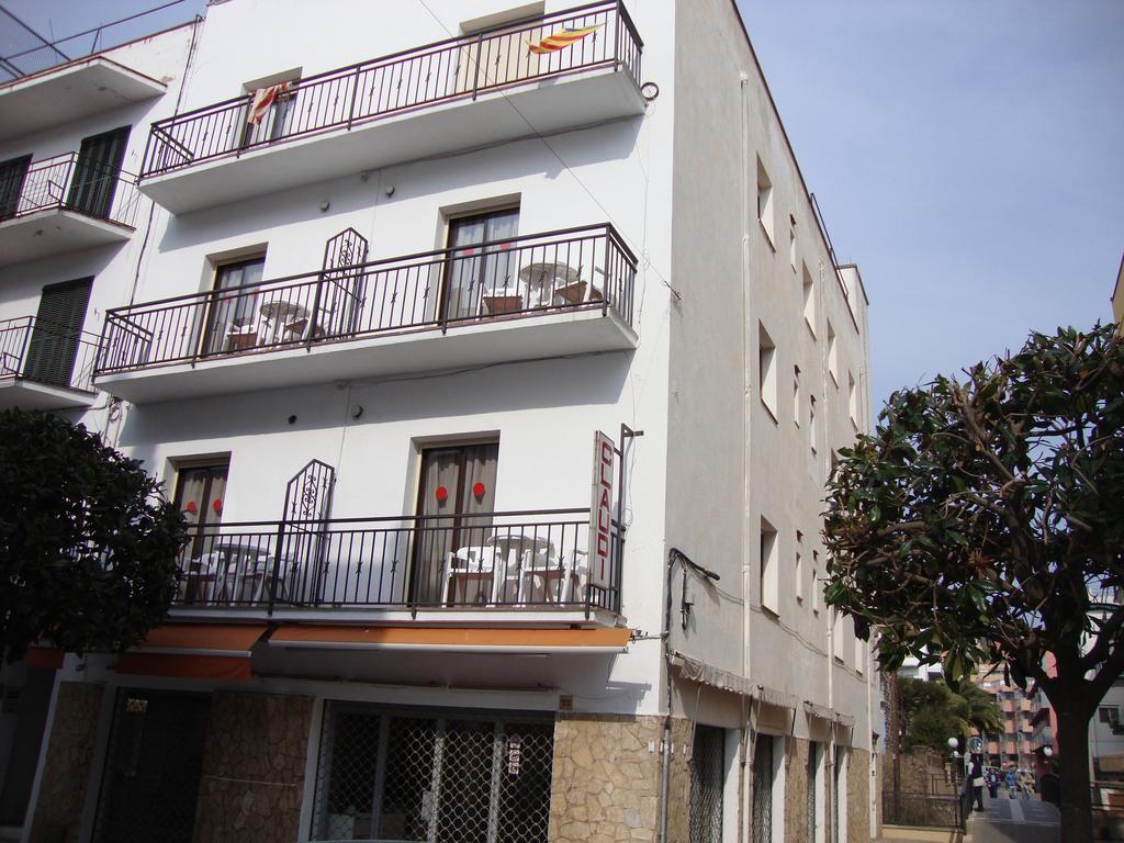 Apartaments Claudi Tossa de Mar Bagian luar foto